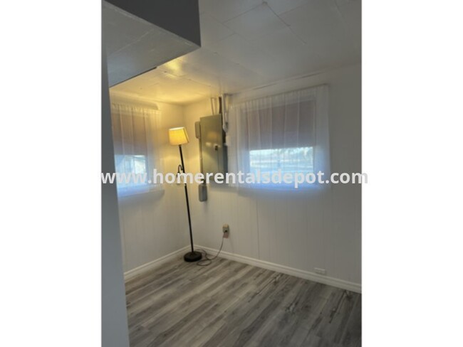 Foto del edificio - 2 Bedroom, 1 Bathroom Home, with an Office