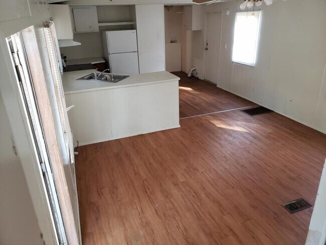 Building Photo - 5592 Aenon Lane