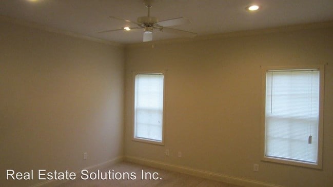 Building Photo - 3 br, 2 bath House - 110 Silver Ridge Lane