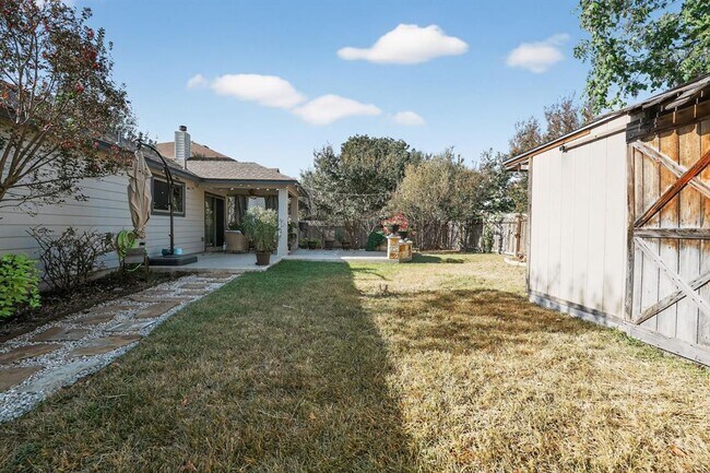 Foto del edificio - 316 Cliffwood Dr