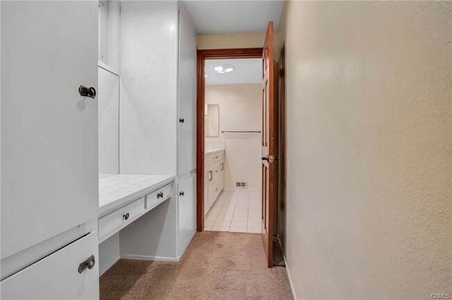 Foto del edificio - 15470 Longbow Dr