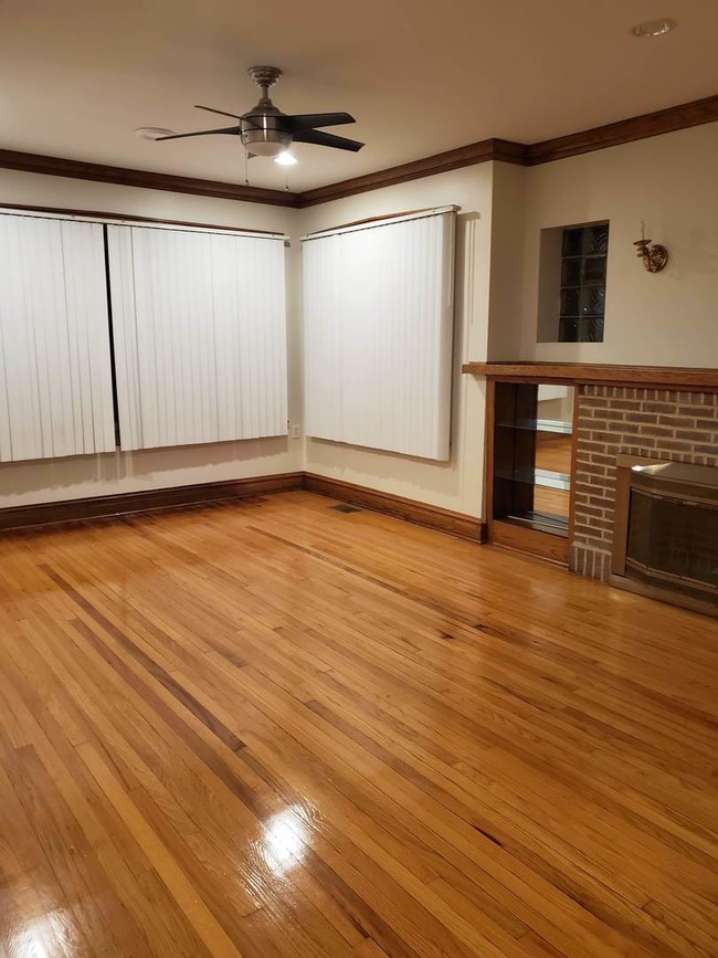 Foto del edificio - 3307 N Springfield Ave
