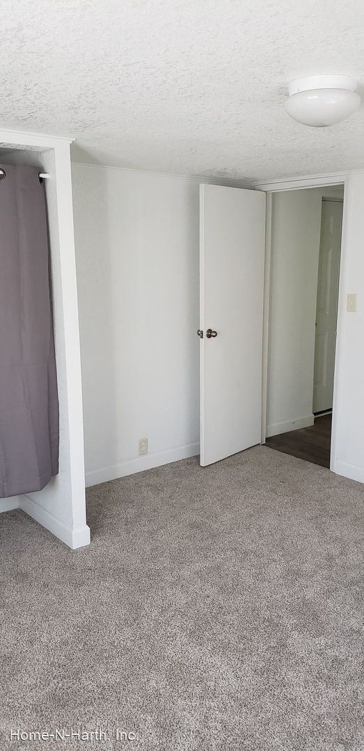 Building Photo - 2 br, 1 bath House - 5801 E. Sandhill Road