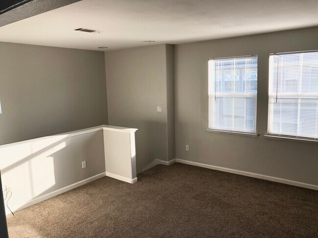 Living room - 22 Puffin Cir