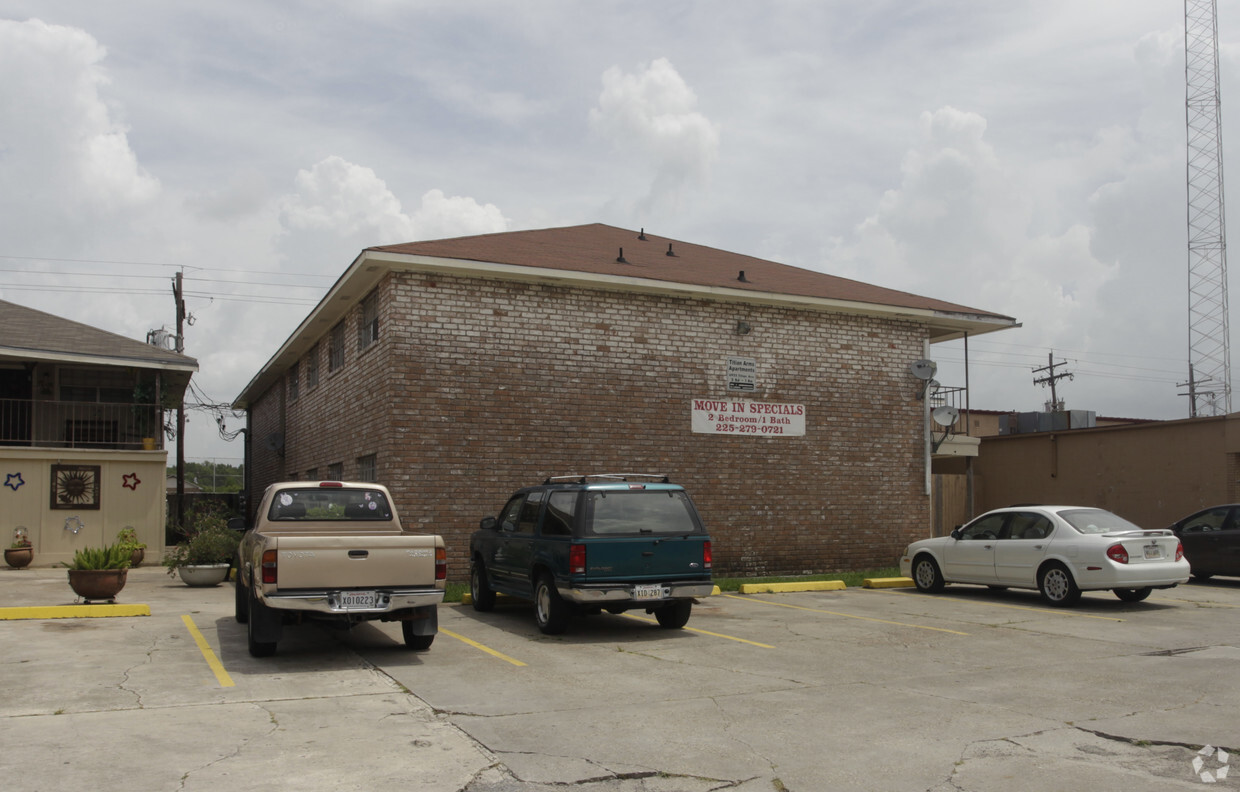 Building Photo - Titian Apartments