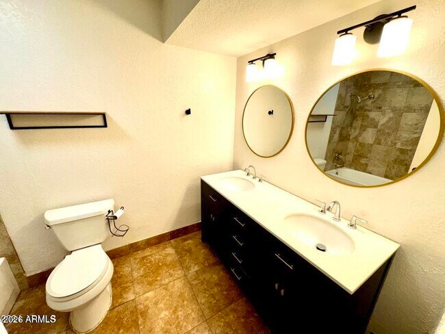 Foto del edificio - 3635 E Bloomfield Rd