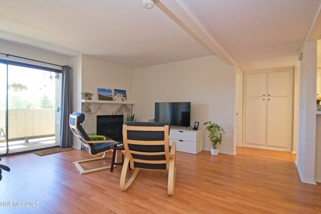 Foto del edificio - 2855 Idlewild Dr