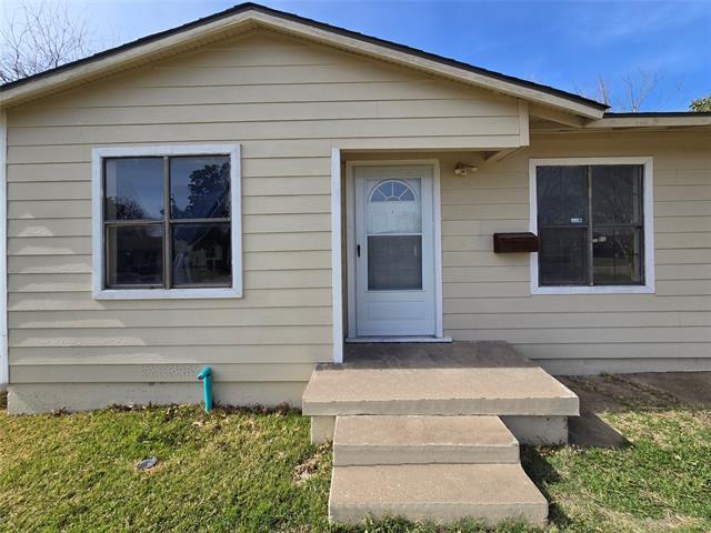 Building Photo - 12121 Hoblitzelle Dr