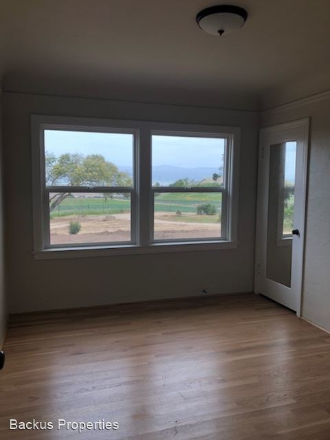 Building Photo - 3 br, 3 bath House - 560 River Rd.
