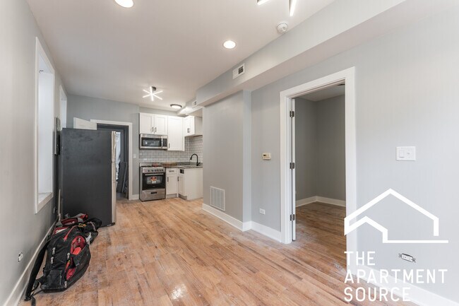 Foto del edificio - 1624 W Beach Ave