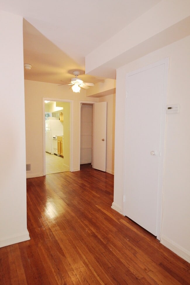 Foto del edificio - 218 10th St NE