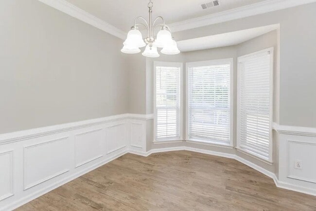 Building Photo - 2231 Creekway Dr