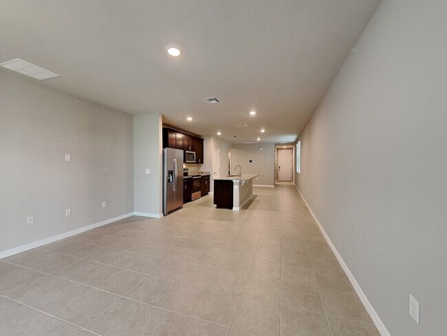 Building Photo - 2410 Brassie Ct