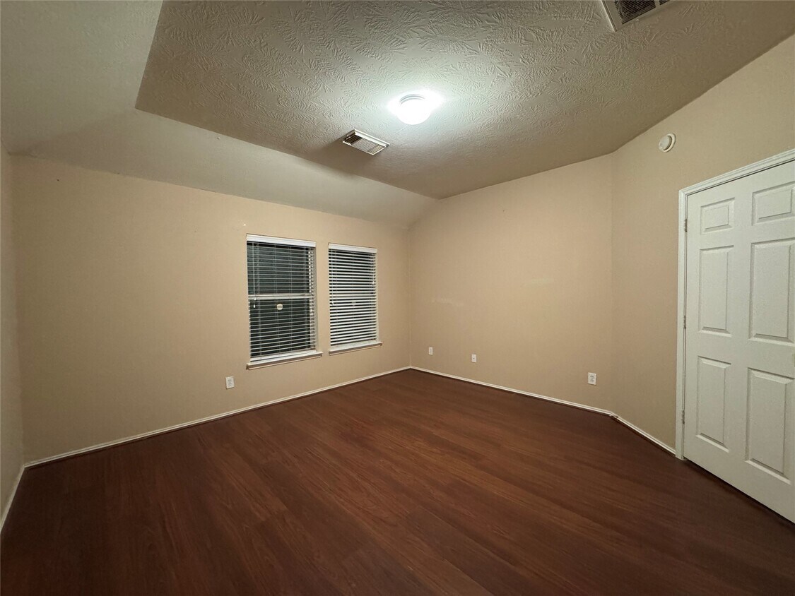 Foto del edificio - 7823 Crescent Village Ln