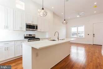 Building Photo - 146 W Wildey St