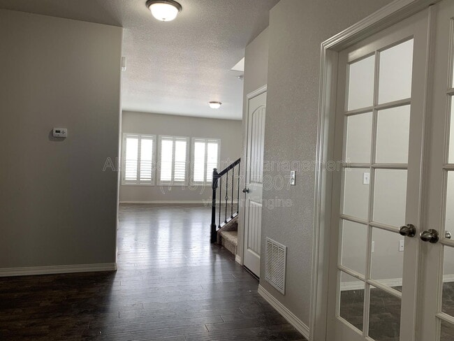 Foto del edificio - 8885 Vanderwood Rd