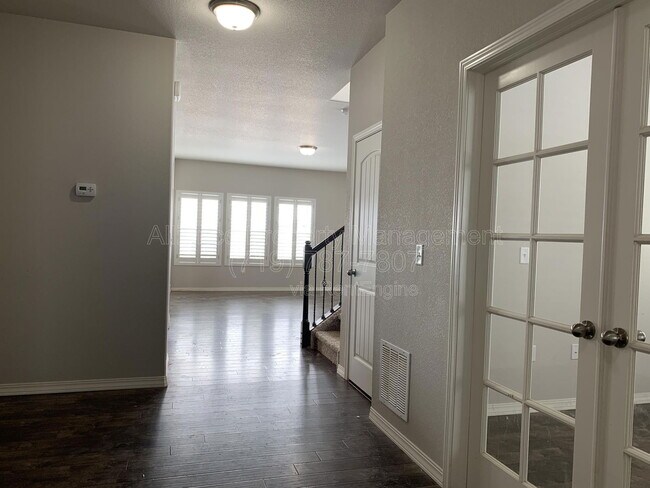 Photo - 8885 Vanderwood Rd House