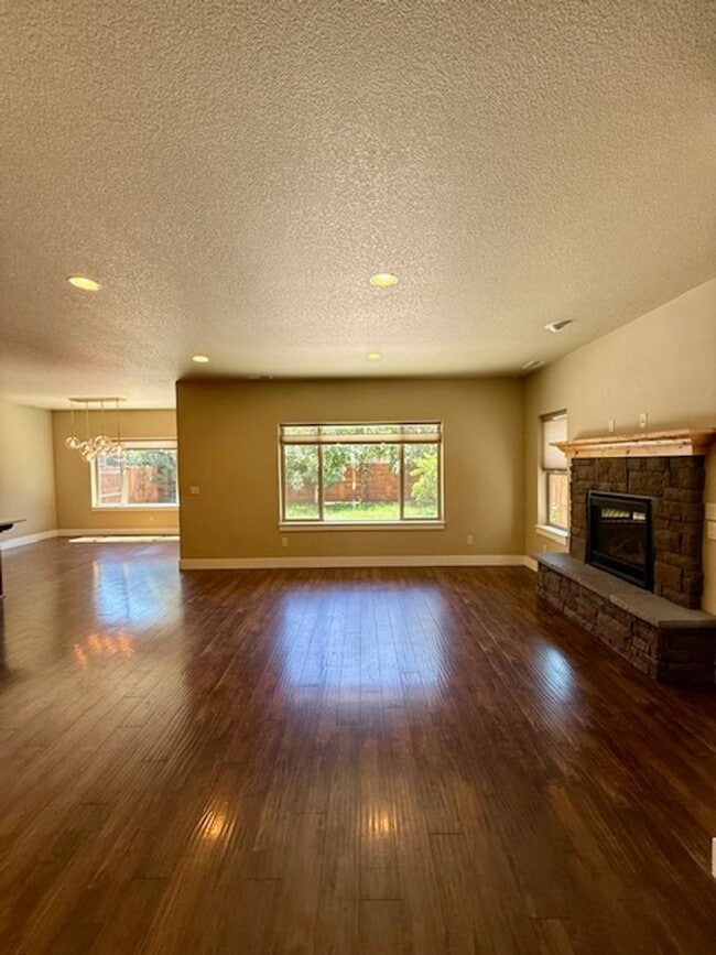 Building Photo - Lovely 3 Bedroom home in Mirada neighborho...