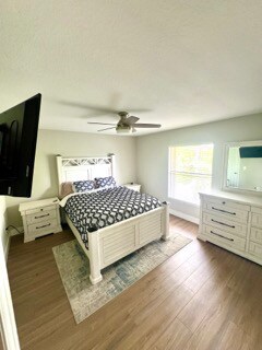 Foto del edificio - 1617 Long Ridge Ct