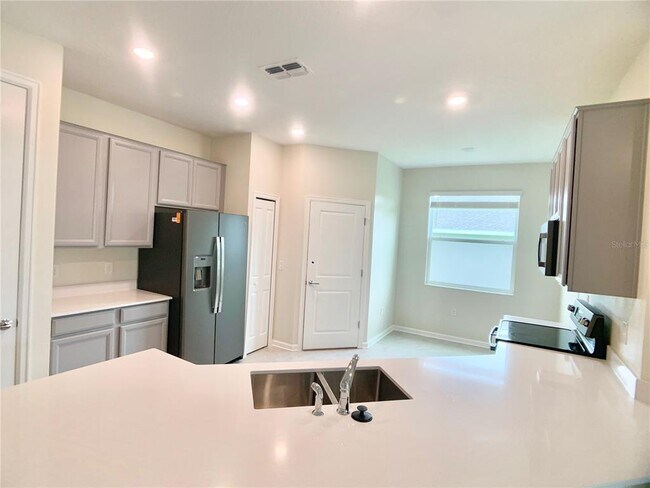 Foto del edificio - 16440 Champlain St