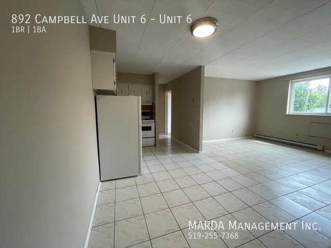 Building Photo - SPACIOUS 1 BED/1BATH APT - COLLEGE & CAMPBELL + HYDRO! 1/2 MON FREE!!