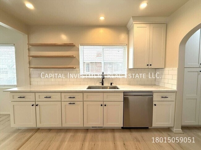 Photo - 1452 Hollywood Ave House