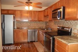 Foto principal - 3 br, 2.5 bath Townhome - 7705 Swan Terrace