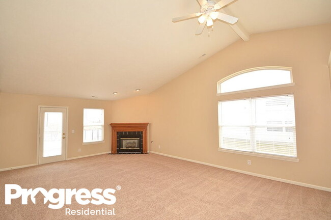 Foto del edificio - 3240 Creekshore Dr