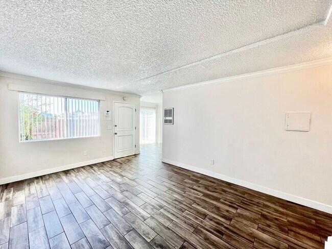 Foto del edificio - 4455 Vision Dr