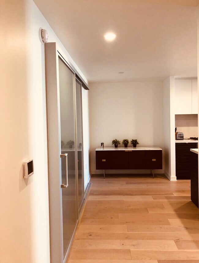 Foto del edificio - 1688 Pine St