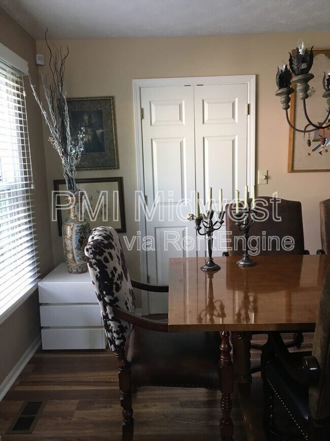 Foto del edificio - 7569 Cherryhill Dr