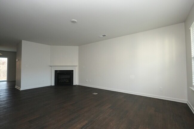 Foto del edificio - 2015 Tarzi Ln