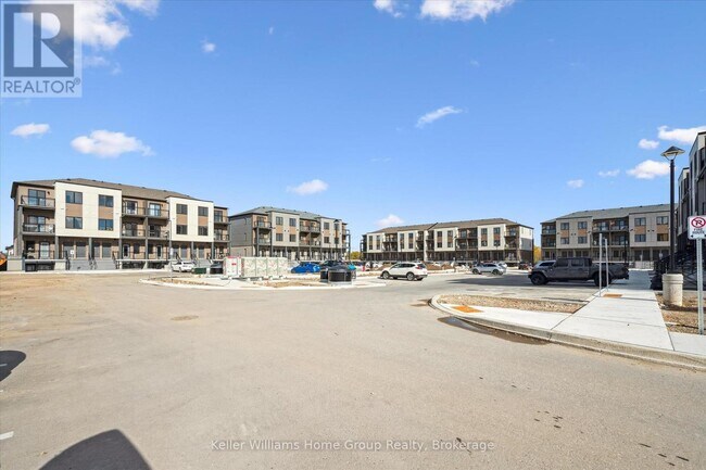 Building Photo - 940 St David St N