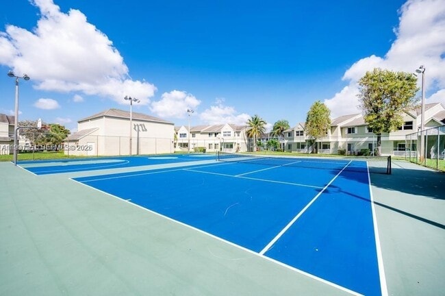Foto del edificio - 17500 NW 67th Pl
