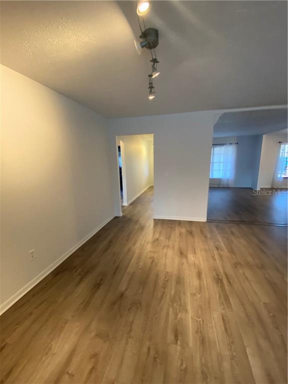 Building Photo - 107 Mary Kay Ct