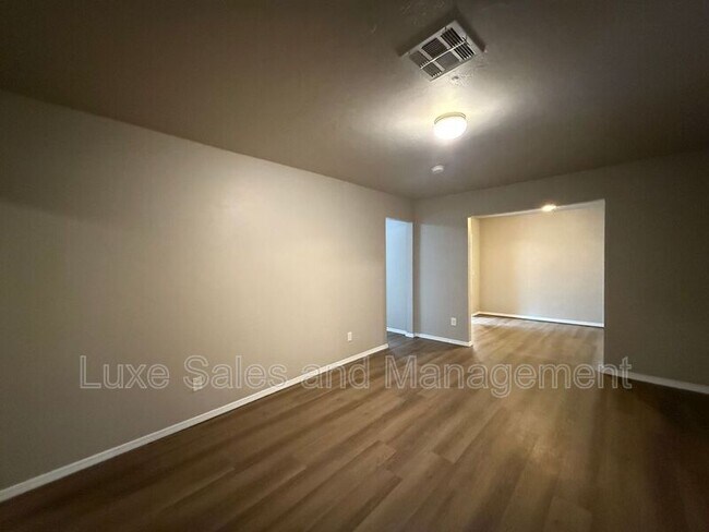 Building Photo - 1005 SW 63rd St