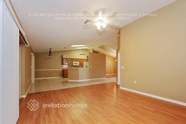 Foto del edificio - 5430 Los Palos Dr