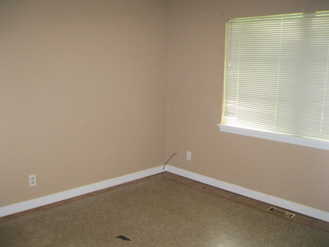 Building Photo - 411 Bonnie St