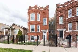 Building Photo - 4340 W Shakespeare Ave