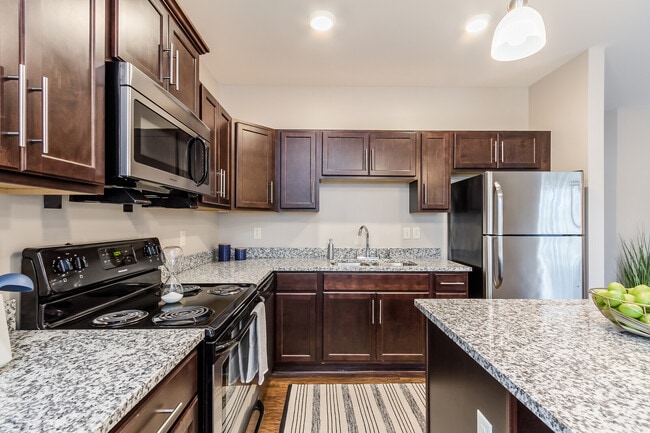 Stainless Appliances - 900 Starboard Side Ln