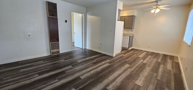 Building Photo - Newly Remodeled 1Bed 1 bath Pyramid and Pr...