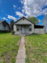 Building Photo - 804 S 12th Ave