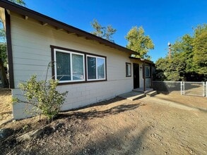 Building Photo - 1347 Hillcrest Dr