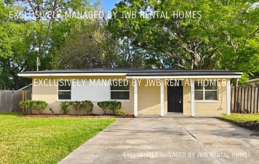 5139 Woodcrest Rd, Jacksonville, FL 32205 House Rental in