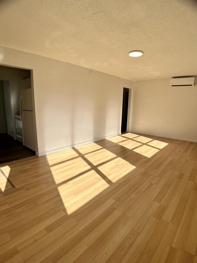 Foto del edificio - 521 W Crawford St