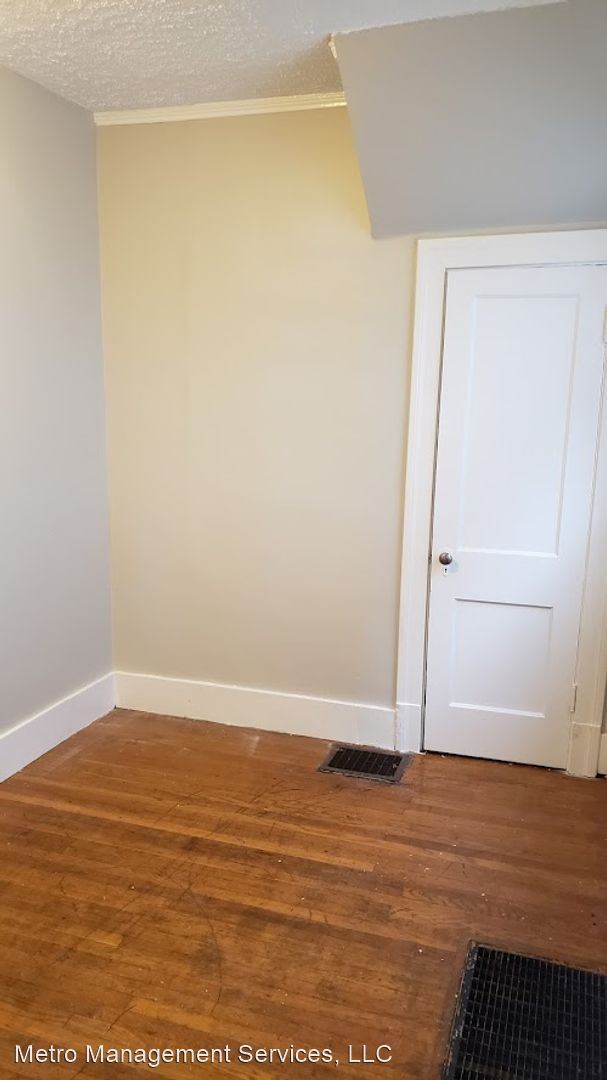 Building Photo - 4 br, 2 bath House - 127 S. 43rd St
