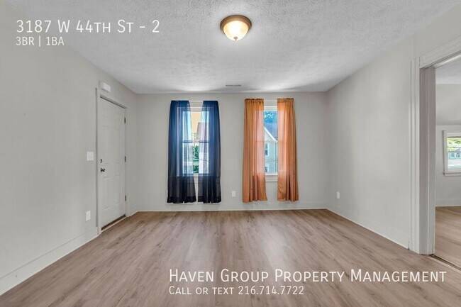Foto del edificio - 3187 W 44th St