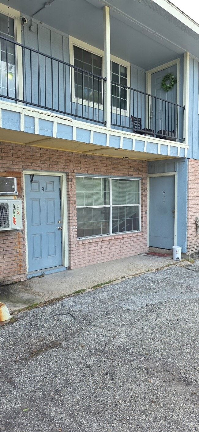 Building Photo - 4005 Irvington Blvd Building Photo - 4005 Irvington Blvd