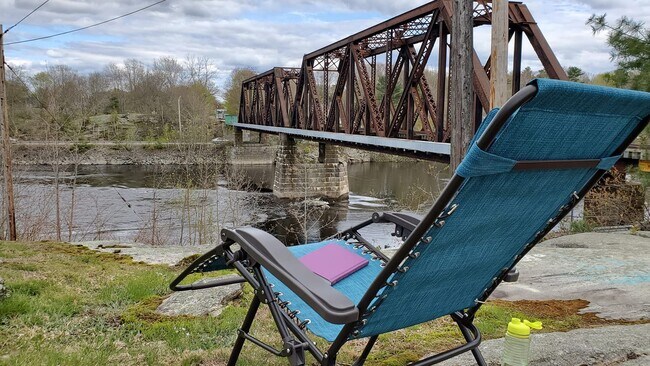 Building Photo - 7 Front St