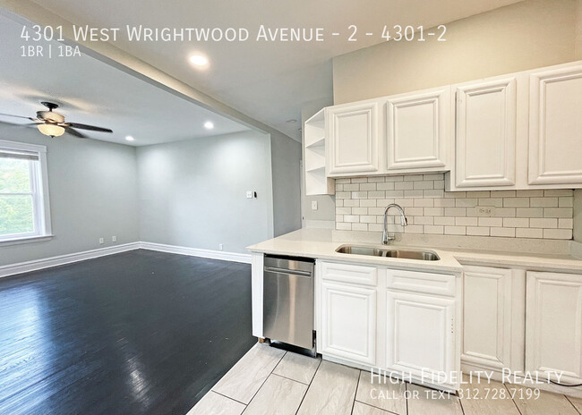 Building Photo - 4301 W Wrightwood Ave